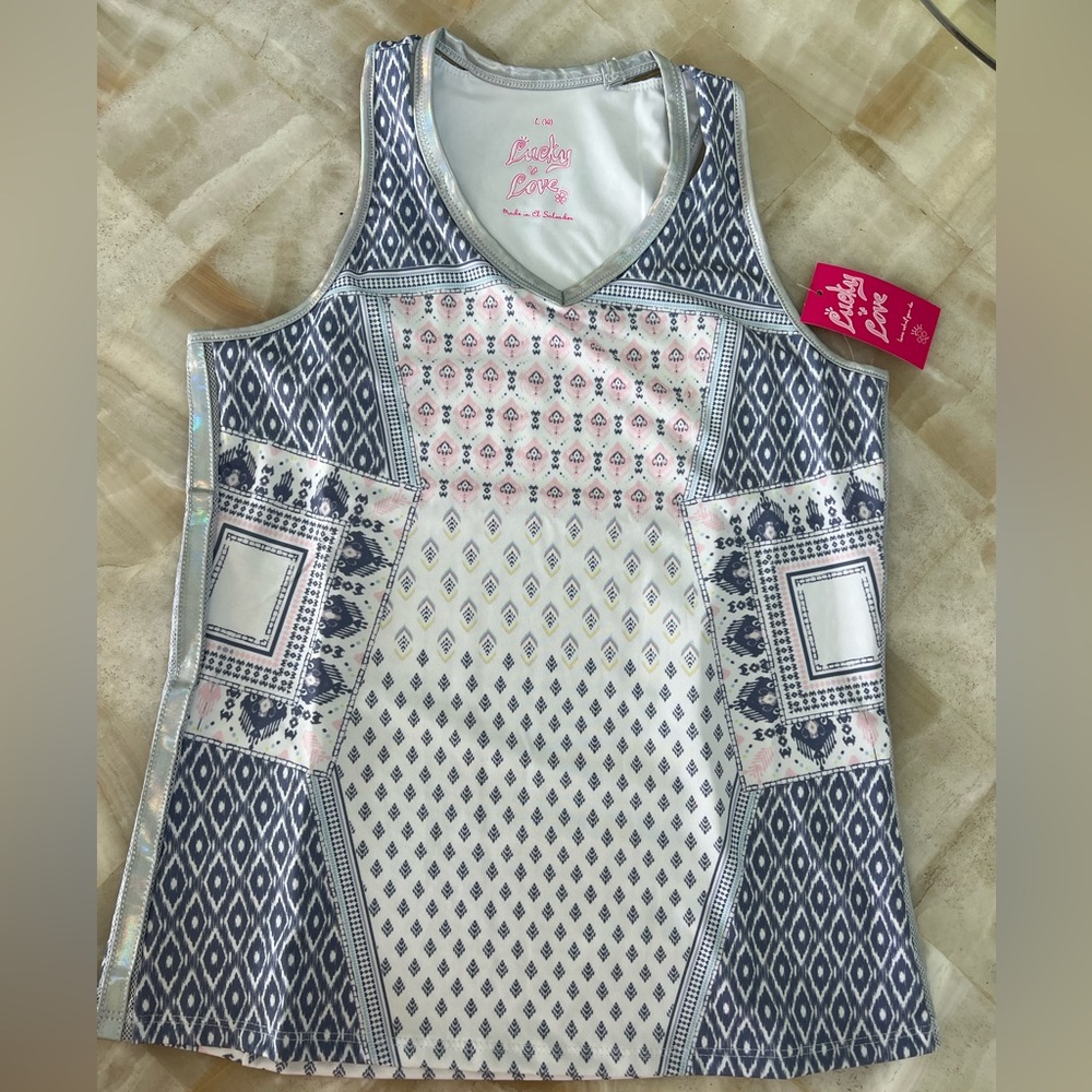 Girl top lucky in Love